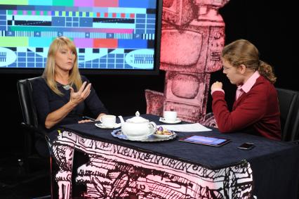 Телевидение `Комсомольская правда`. На снимке: первый заместитель председателя комитета Государственной думы РФ по международным делам Светлана Журова и телерадиоведущий КП Александр Яковлев.