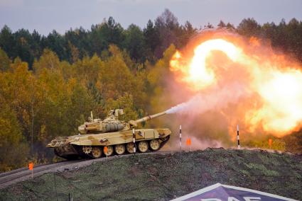 IX Международная выставка вооружений в Нижнем Тагиле. На снимке: танк т-90с.