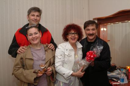 Диск44. Международный фестиваль искусств \"Славянский базар в Витебске\" 2003 год. На снимке: певцы Поплавская Ядвига (справа) и Тихонович Александр (справа)