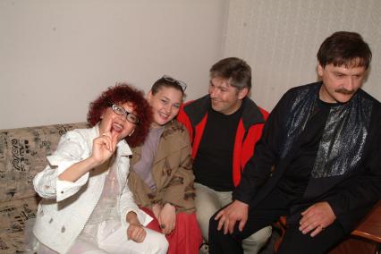Диск44. Международный фестиваль искусств \"Славянский базар в Витебске\" 2003 год. На снимке: певцы Поплавская Ядвига (слева) и Тихонович Александр (справа)
