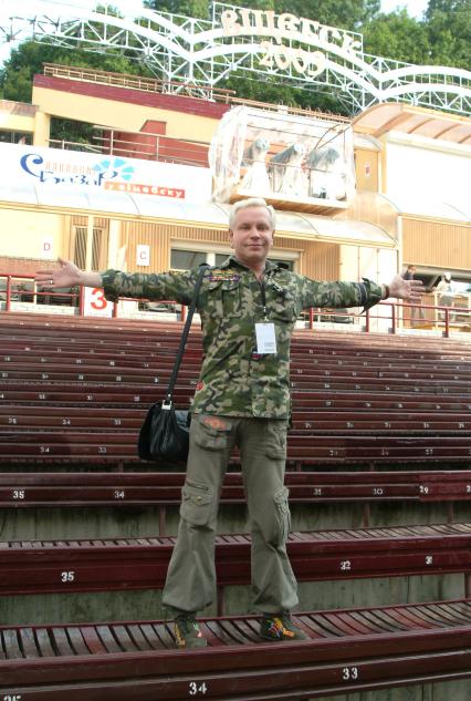 Диск44. Международный фестиваль искусств \"Славянский базар в Витебске\" 2003 год. На снимке: певец Моисеев Борис