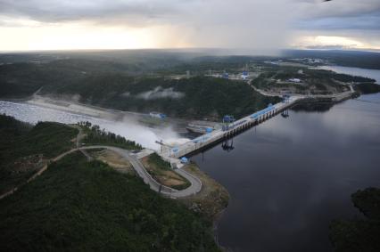 Наводнение в Приамурье. На снимке: водохранилище Зейской ГЭС.