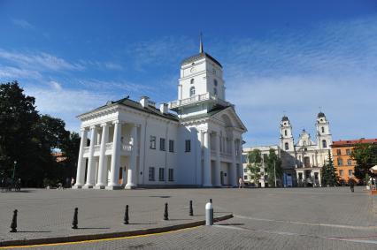 Виды Минска. Площадь 8 марта. На снимке: городская ратуша.