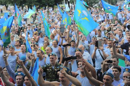 Празднование Дня Воздушно-десантных войск РФ. На снимке: велосипеды на прокат