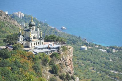 Форос. Церковь Воскресения Христова (Храм на Красной скале)