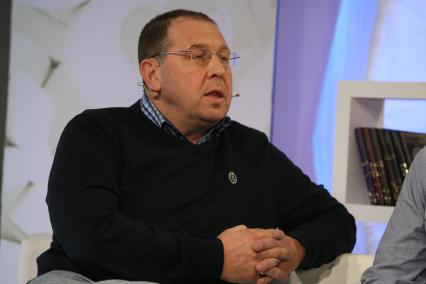 Телевидение `Комсомольская правда`. На снимке: экономист, старший научный сотрудник института Кантона, президент института экономического анализа Андрей Илларионов.
