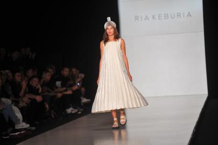 ЦВЗ `Манеж`. Неделя моды `Mercedes-Benz Fashion Week Russia`. На снимке:  показ Ria Keburia