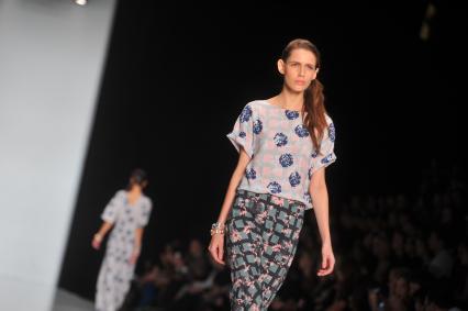 ЦВЗ `Манеж`. Неделя моды `Mercedes-Benz Fashion Week Russia`. На снимке: показ коллекции дизайнера Лилии Пустовит `Urban Mosaic` .