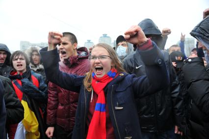 День народного единства. На снимке: митингующие во время акции `Русский марш` в Люблино.