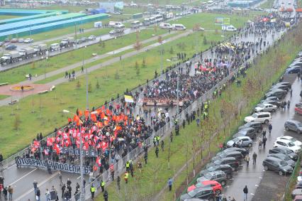 День народного единства. Улица Перерва. На снимке: митингующие во время акции `Русский марш` в Люблино.