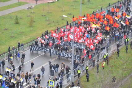 День народного единства. Улица Перерва. На снимке: митингующие во время акции `Русский марш` в Люблино.