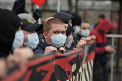 День народного единства. На снимке: митингующие во время акции `Русский марш` в Люблино.