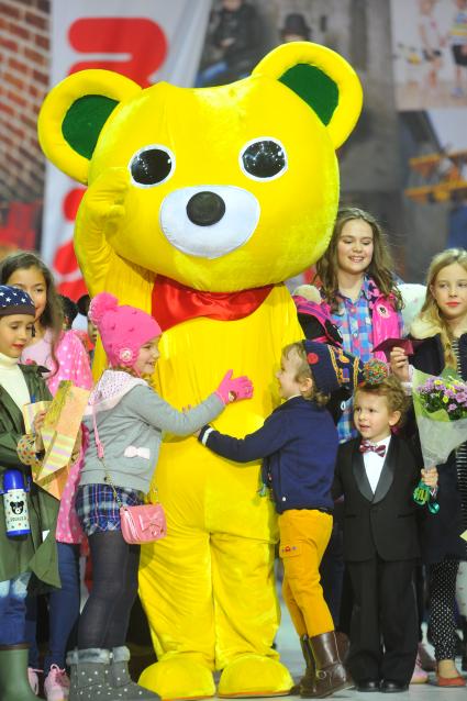 Гостиный двор. Неделя моды в Москве `Moscow Fashion Week`. На снимке: показ японского бренда детской одежды Miki House.