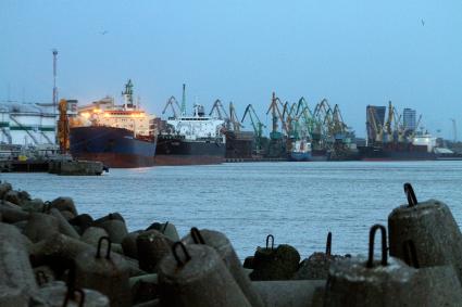 Морской порт в Клайпеде.