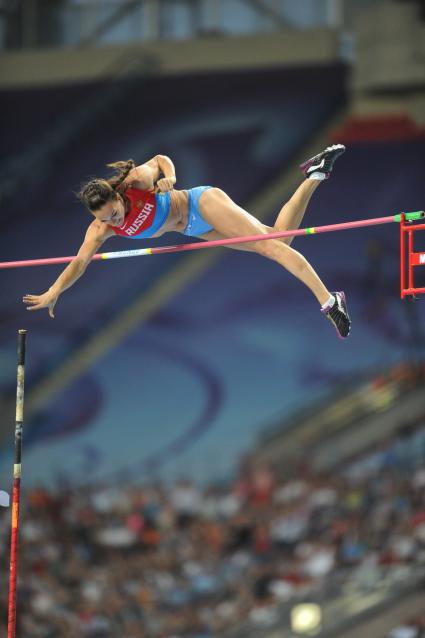 СК `Лужники`. Чемпионат мира по легкой атлетике 2013. Прыжки с шестом среди женщин. На снимке: российская спортсменка Елена Исинбаева во время соревнований.