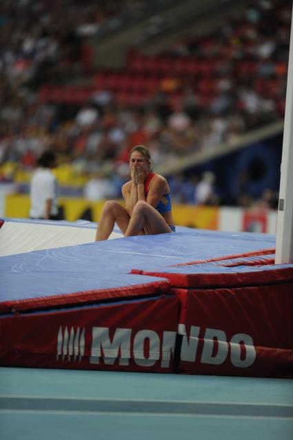 СК `Лужники`. Чемпионат мира по легкой атлетике 2013. Прыжки с шестом среди женщин. На снимке: российская спортсменка Елена Исинбаева во время соревнований.