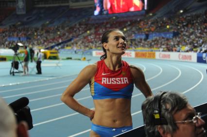 СК `Лужники`. Чемпионат мира по легкой атлетике 2013. Прыжки с шестом среди женщин. На снимке: российская спортсменка Елена Исинбаева, завоевавшая золотую медаль в финале соревнований.