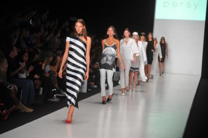ЦВЗ `Манеж`. Неделя моды `Mercedes-Benz Fashion Week Russia`. На снимке: показ коллекции дизайнера Янива Перси (Persy)