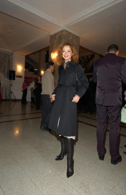 Театр Эстрады. Церемония вручения премии журнала Glamour `Женщина года - 2005`. На снимке: актриса Елена Захарова.
