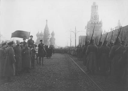 Пересьемка фотографий. Исторический парад на Красной площади.