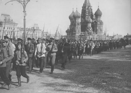 Пересьемка фотографий. Исторический парад на Красной площади.