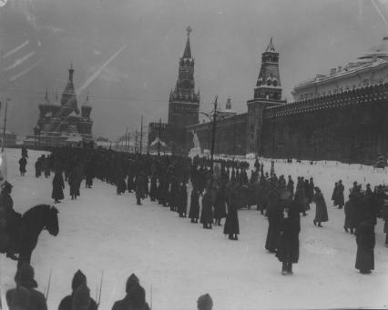 Пересьемка фотографий. Исторический парад на Красной площади.