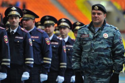 СК `Лужники`.  Спортивный праздник московской полиции. На снимке:  сотрудники полиции и ОМОНа.