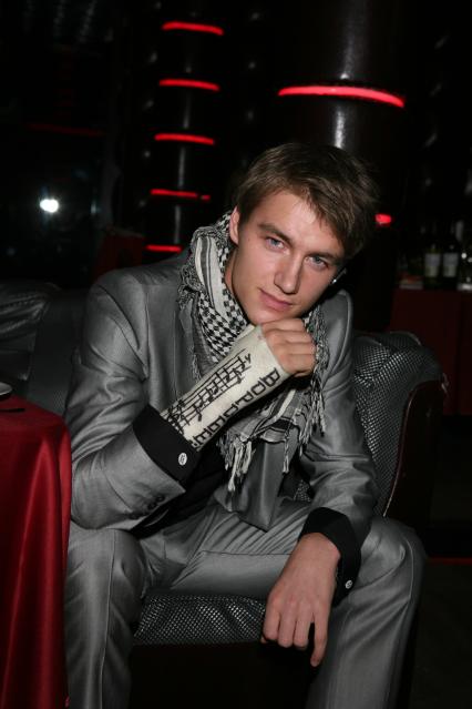 Церемония вручения премии `World fashion awards 2009` в зале `Элизиум` в клубе  `Рай`. На снимке: певец, актер Алексей Воробьев.