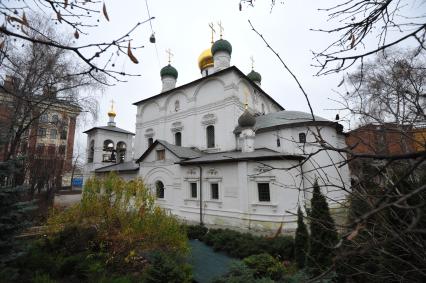 ул. Большая лубянка, 19, стр. 1. Московский Ставропигиальный Сретенский мужской монастырь.