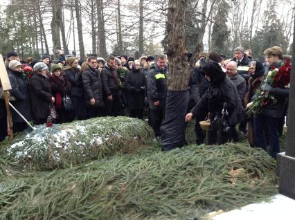 Новодевичье кладбище.  Похороны актера Юрия Яковлева.