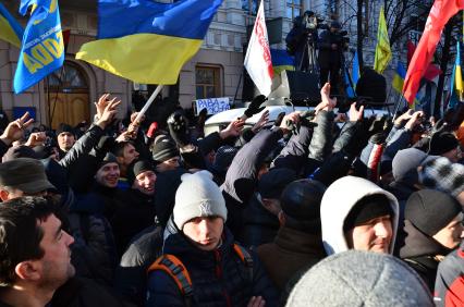 Евромайдан. Акция сторонников евроинтеграции Украины у здания Верховной Рады.