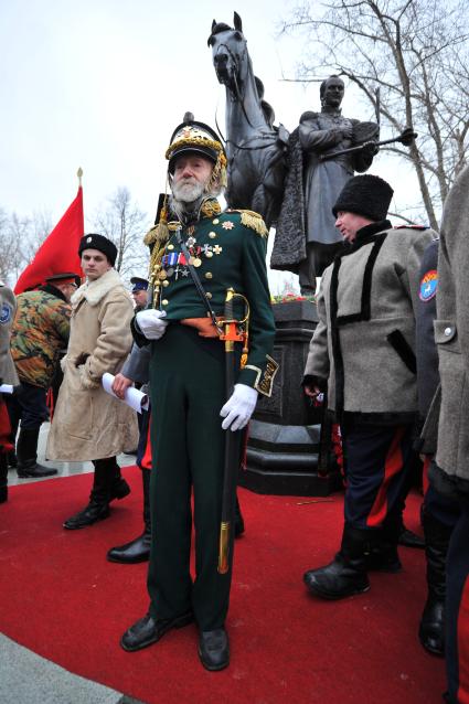 Торжественная церемония открытия памятника Герою Отечественной войны 1812 года, атаману Всевеликого войска Донского, генералу от кавалерии Матвею Ивановичу Платову в парке `Казачьей славы`.