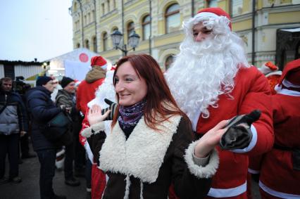 Костюмированный парад Дедов Морозов на Кузнецком мосту.