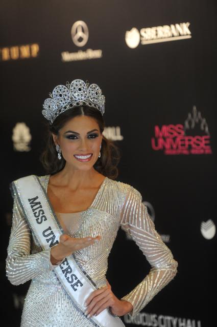 Крокус Сити Холл. Конкурс Miss Universe 2013. Финал. На снимке: победительница конкурса `Мисс Вселенная 2013` Габриэла Ислер из Венесуэлы.