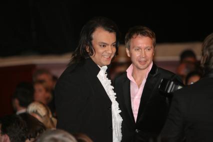 Церемонии вручения премии журнала GQ `Человек года 2008` в театре Et Cetera. На снимке: певец Филипп Киркоров (слева) и актер, художественный руководитель Государственного театра наций Евгений Миронов.