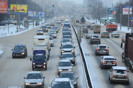 Дмитровское шоссе. На снимке: автомобильная пробка.