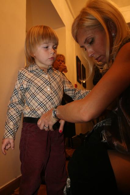 Премьера мюзикла `Монте-Кристо`. На снимке: певица Алена Свиридова с сыном Григорием Мирошниченко.