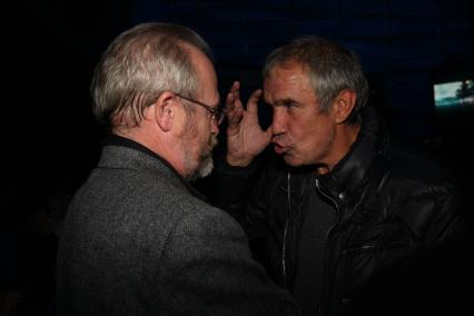 Премьера фильма `Адмирал`. На снимке: режиссер Владимир Хотиненко (слева) и актер Алексей Гуськов.