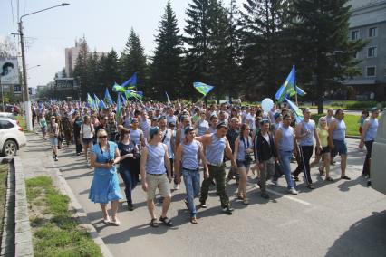 Шествие по время празднования дня ВДВ.