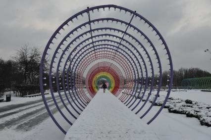 Центральный парк культуры и отдыха имени Горького. На снимке: арка.