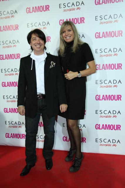 Ежегодная премия `Женщина года 2008` Glamour в гостинице `Метрополь`. На снимке:  модельер Валентин Юдашкин и его супруга Марина.
