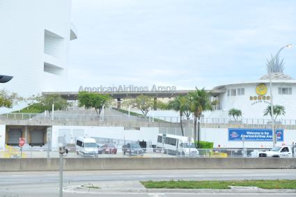 Виды Майами. На снимке: спортивный комплекс American Airlines Arena.