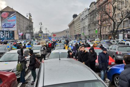 Перекрытая протестующими улица Крещатик в Киеве во время евромайдана.