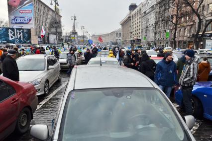 Перекрытая протестующими улица Крещатик в Киеве во время евромайдана.