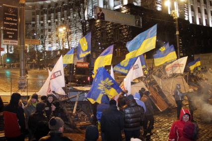 Баррикады на улице Грушевского во время беспорядков в Киеве.