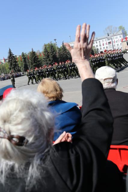 Парад Победы в Самаре. На снимке: ветераны на параде.