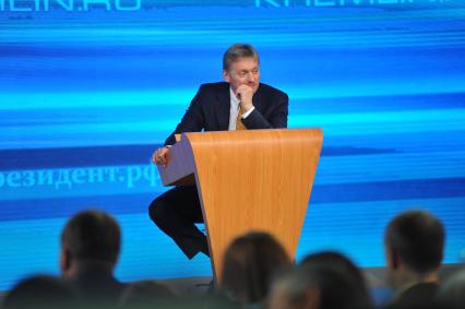 Центр международной торговли (ЦМТ). Пресс-конференция президента РФ. На снимке: заместитель руководителя администрации президента РФ, пресс-секретарь президента РФ Дмитрий Песков