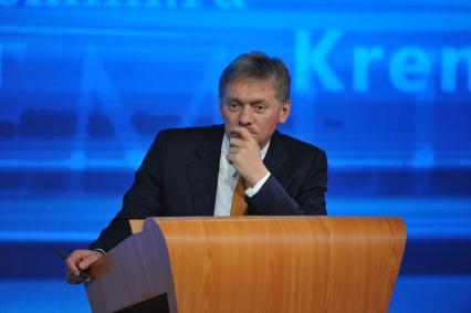 Центр международной торговли (ЦМТ). Пресс-конференция президента РФ. На снимке: заместитель руководителя администрации президента РФ, пресс-секретарь президента РФ Дмитрий Песков
