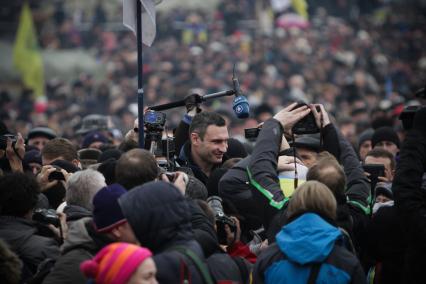 Украинский политик, бывший боксер, лидер фракции `УДАР` Виталий Кличко на площади Независимости в Киеве.