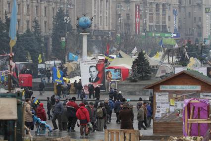 Портрет Степана Бандеры на площади Независимости в Киеве во время беспорядков.